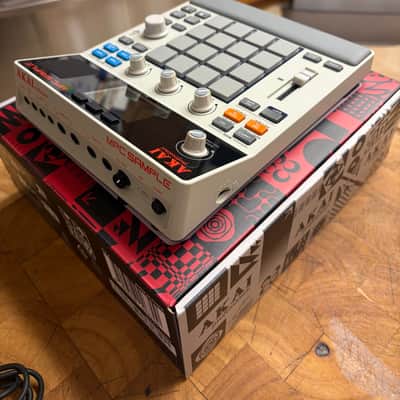 Akai MPC Sample 2025 - present - Gray - MINT image 9