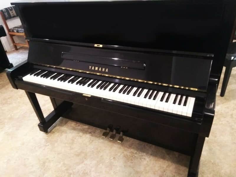 Yamaha U1 48'' Upright Piano under wrrty! image 1