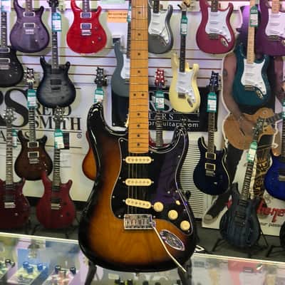 Fender 2021 75th Anniversary American Ultra Luxe Strat, 2 Color Sunburst with Hardshell Case - Pre Owned image 2