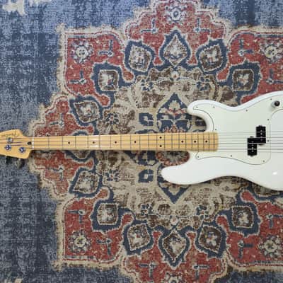 Used Fender Player P Bass white w/case image 1