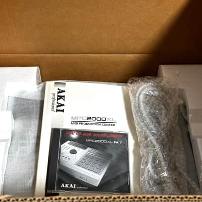 Akai MPC2000XL MIDI Production Center image 10