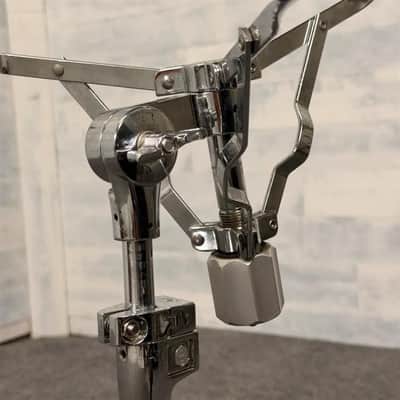 Used DW 6000 Lightwight Snare Drum Stand - Very Good image 2