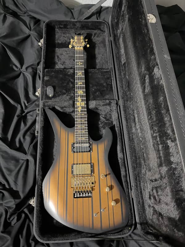 Schecter Synyster Gates Signature Synyster Custom-S Sustainiac with Schecter Humbucker 2018 - Present - Satin Gold Burst