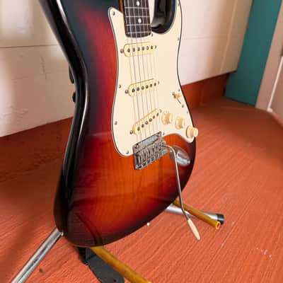 Fender American Professional II Stratocaster with Rosewood Fretboard 2020 - Present - 3-Color Sunburst image 3