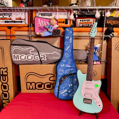 Mooer Guitars MLT10( Travel/ Short Scale )  CANDY BLUE 2025 Super Light 2,5Kg image 2