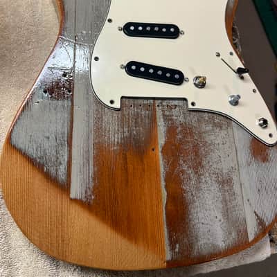 Reclaimed Doug fir door Barncaster Strat image 2