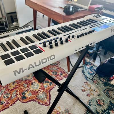 M-Audio Axiom Pro 49 Key USB MIDI Keyboard Controller 2010s - White image 3