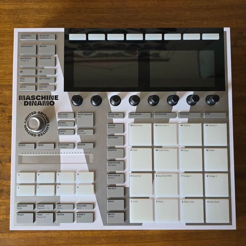 Native Instruments Maschine MKIII Dinamo Edition