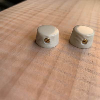 Pair of 11/16" vintage Daka-Ware knobs 1960s-1970s ivory cream colored - Fits Kay Harmony Silvertone image 1