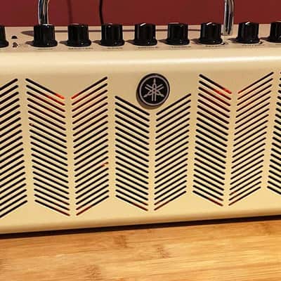 Yamaha THR10 desktop guitar amp Amplifier Mint Condition image 2