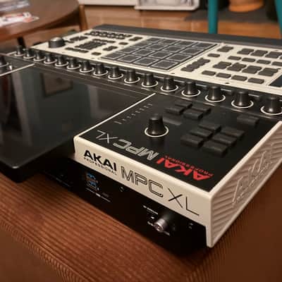 Akai MPC XL Standalone Music Production Center 2026 - Present - Grey image 3