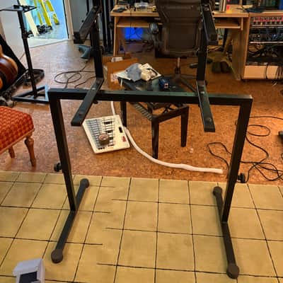 K&M 18820 Omega Pro Keyboard stand plus 18811 extension image 2