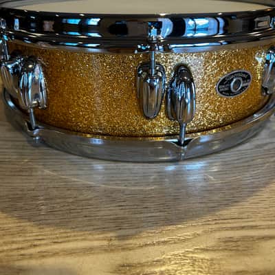 Slingerland 1970 4x14 buddy rich 3 ply 8 lug snare drum gold sparkle image 6