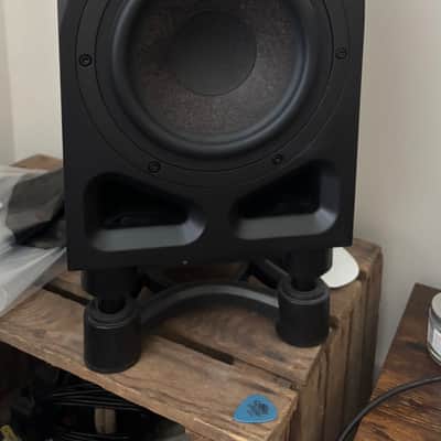 Adam’s A7V Like New image 2