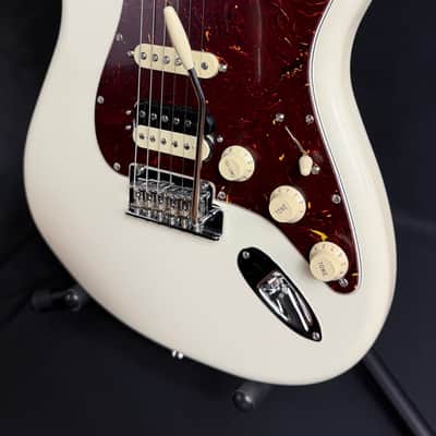 Fender American Professional II Stratocaster HSS Electric Guitar Olympic White w/ OHSC image 4