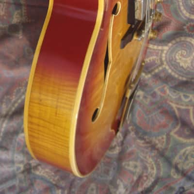 Gibson BARNEY KESSEL CUSTOM 1965 - Cherry Sunburst Super Flame Top and Back image 5