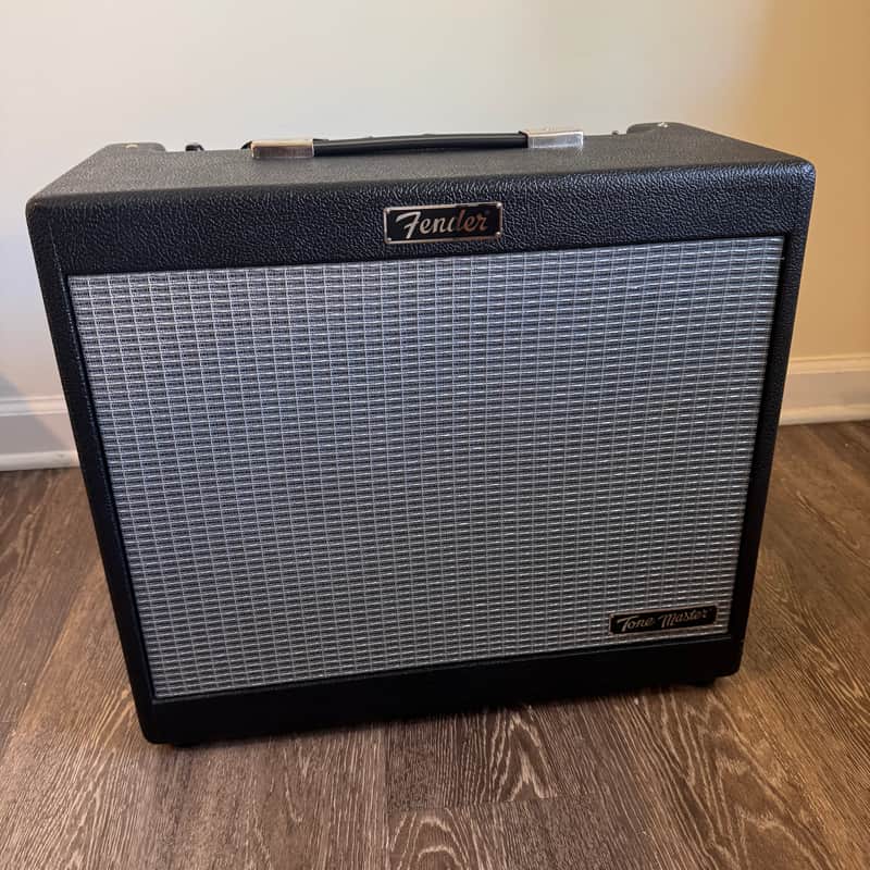 Fender Tone Master FR-10 1000-Watt 1x10" Active Guitar Speaker Cabinet with Cover image 1