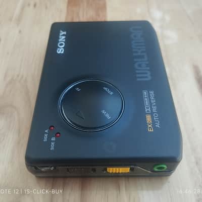 Sony WM 600 1990 - Sony Walkman Cassette player WM-600 black working image 6