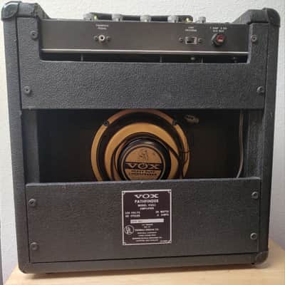Vox V1011 Vintage Pathfinder 35-Watt peak 1x8" Solid State Guitar Combo 1966 - 1970 - Black image 3