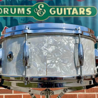 1970s Gretsch 4103 Renown 5.5x14 Snare Drum Stop Sign Badge White Marine Pearl image 4