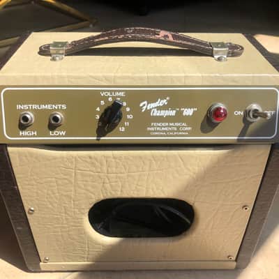 Fender Champion 600 5-Watt 1x6" Guitar Combo 2007 - 2012 - Two-Tone Blonde / Brown image 4