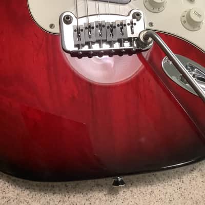 G&L Legacy USA 2002 - Redburst image 3