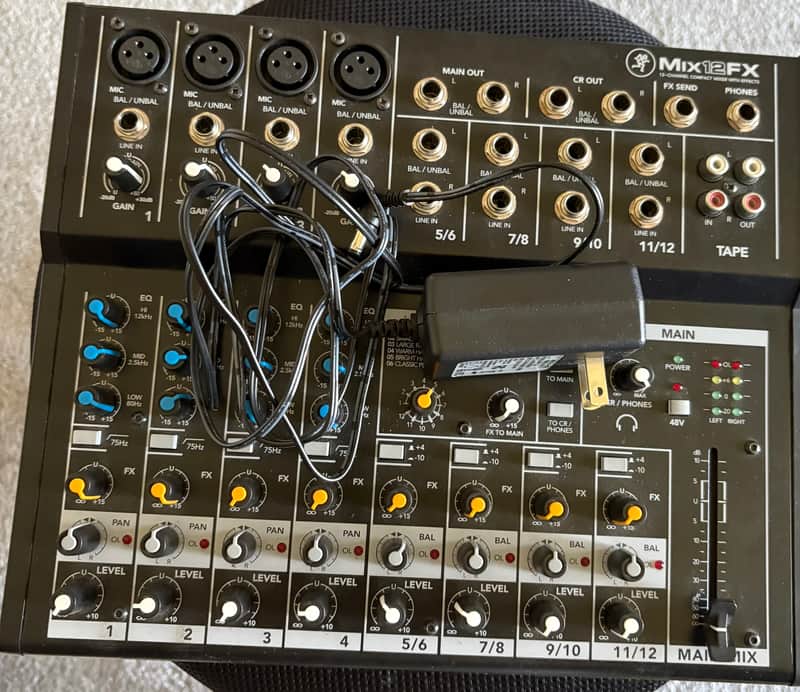 Mackie Mix12FX 12-Channel Compact Mixer with Effects 2015 - Present - Black image 1