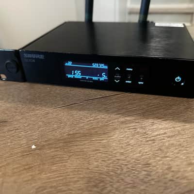 Shure QLXD4 Wireless Receiver– G50 Band – Mint Condition image 4