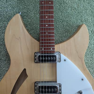 Rickenbacker 330 (2008) - Mapleglo image 10