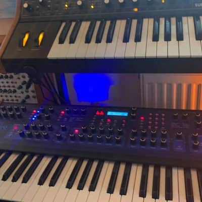 Dave Smith Instruments Poly Evolver 61-Key 4-Voice Polyphonic Synthesizer 2005 - 2011 - Blue with Wood Sides image 2