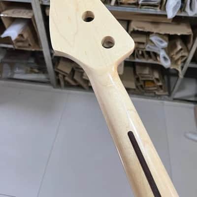 Maple Wood Natural Finish 4 String Jazz Bass Style Neck, 20 Frets Fingerboard image 8