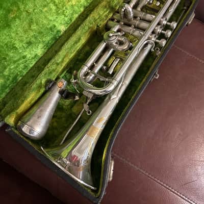 Buescher Symphony Model 10-22R (1923) Bb and A trumpet SN 136409 (silver plated) (gold wash bell) image 1