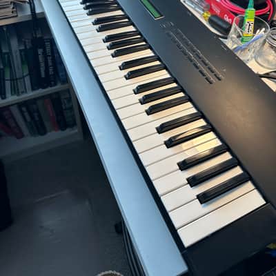 Roland U-20 61-Key RS-PCM Synthesizer 1989 - 1992 - Black