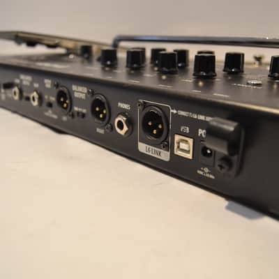 Line 6 POD HD300 Multi-Effect and Amp Modeler 2010s - Black image 6