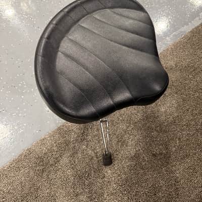 Pearl Roadster Throne image 2