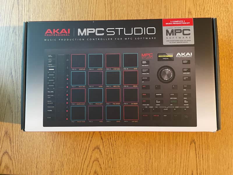 Akai MPC Studio Music Production Controller 2021 - Present - Black image 1