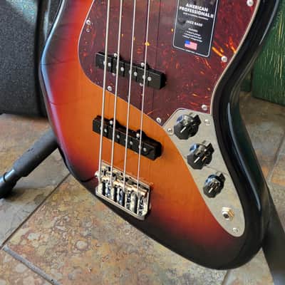 2025 Fender American Pro II Jazz Electric Bass 3 Tone Sunburst with Fender HSC image 8