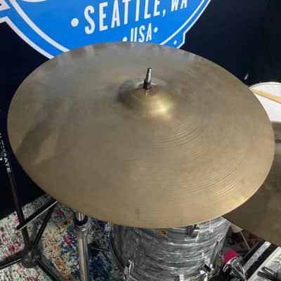 Zildjian - 16" A Medium Crash 1102g 1970's image 1