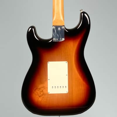 Fender Vintera II ‘60s Stratocaster 2023 - 3-Color Sunburst image 5