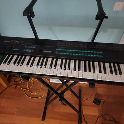 Yamaha DX7 – Vintage FM Synthesizer (Japanese 110V, incl. Step-Down Transformer)