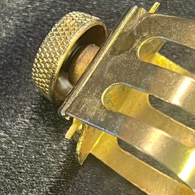 Vintage 1950s Otto Link Metal Alto Saxophone Ligature image 9