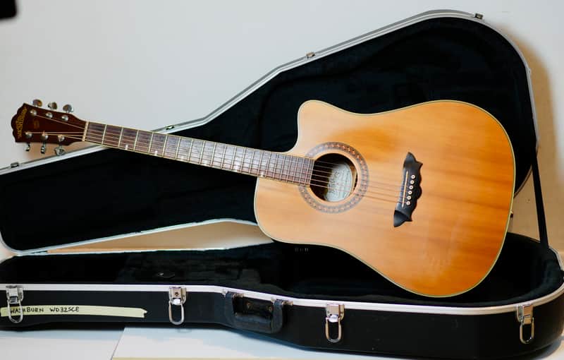 Washburn WD32SCE (2004) – Solid Sitka Spruce – Cutaway Acoustic-Electric – B-Band Pickup image 1