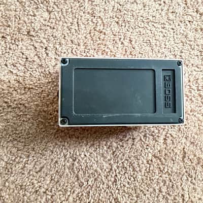 Boss MD-2 Mega Distortion (Silver Label) 2001 - Present - Red image 2