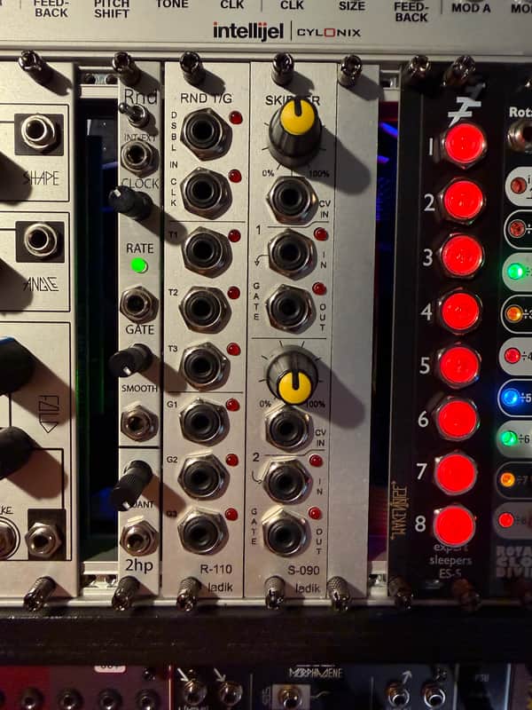 Ladik R-110 Random Clocked Trigs / Gates image 1