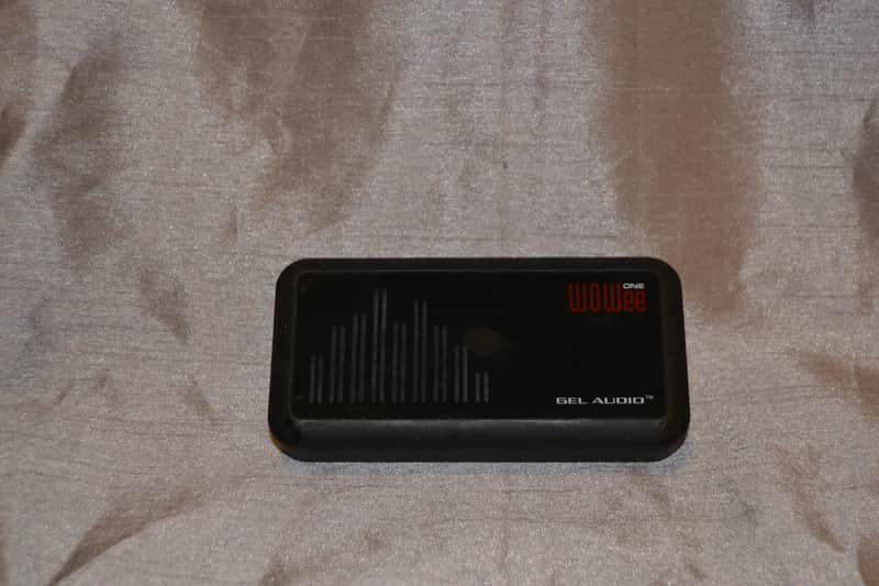 Gel Audio Wowee One portable speaker 2010's image 1