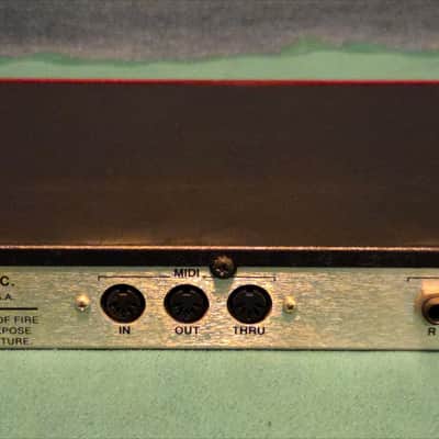 E-MU Systems Carnaval 'Jugando Con Fuego' Rackmount 32-Voice Synthesizer 1997 - Red image 4