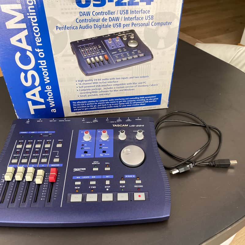 TASCAM US 224 Blue