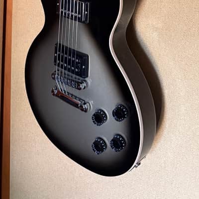 Gibson Adam Jones Signature Les Paul Standard 2022 - Present - Antique Silverburst image 2