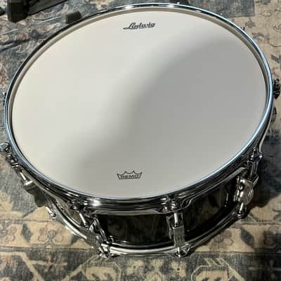 Ludwig Classic Maple Snare Drum - 6.5 inches x 14 inches, Hybrid Black Sparkle image 15