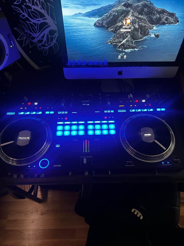 Pioneer DDJ-REV7 2-Channel DJ Controller 2022 - Present - Black image 1